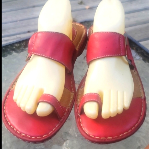 BORN HAND CRAFTED FOOTWEAR SANDALS - Picture 2 of 12
